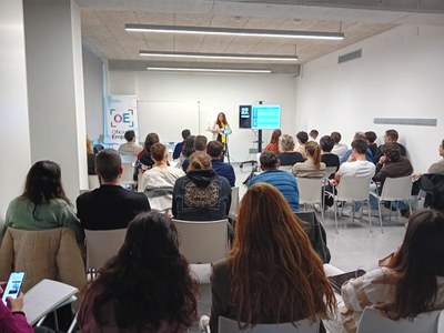 El projecte CEBA impulsa la intel·ligència artificial entre emprenedors i petites empreses en una sessió inspiradora.