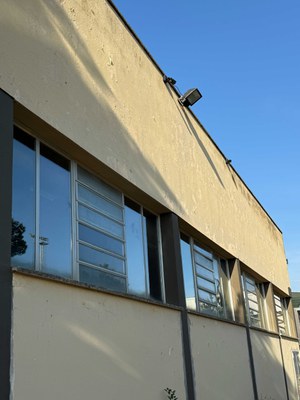 Piscina Figueres mur exterior.jpg