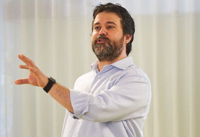 Nestor Guerra.